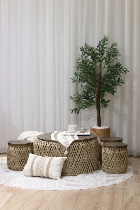 طاولات (خشب)